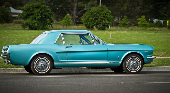 Mustang F4